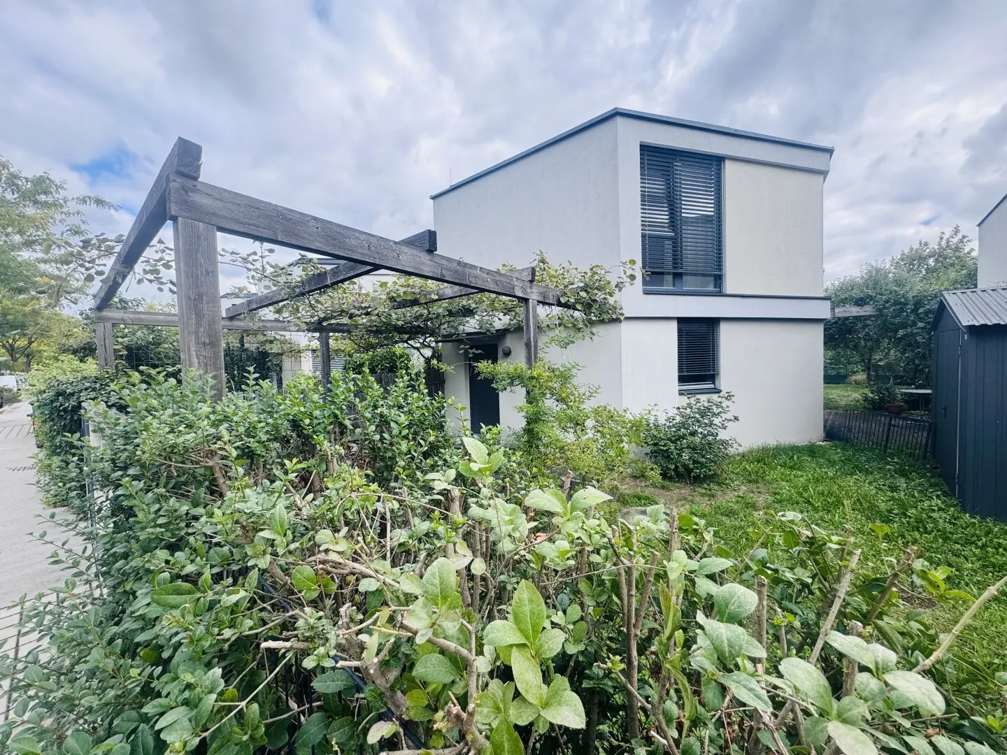 Modernes Einfamilienhaus mit 134 m² Wohnfläche in Ruhelage am Marchfeldkanal