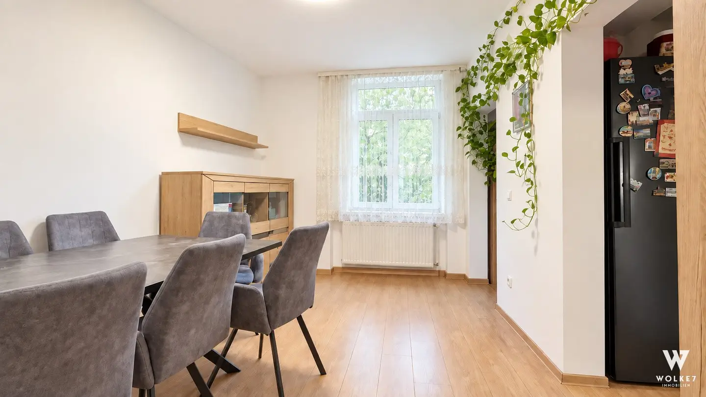 +++ Helle 5 Zimmer-Wohnung, mit viel Gestaltungsraum für Familie oder WG +++