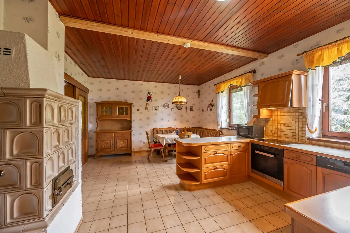 Sonnige Ruhelage - Einfamilienhaus mit 3.288 m² Bauland-Grundstück in St. Andrä-Wördern