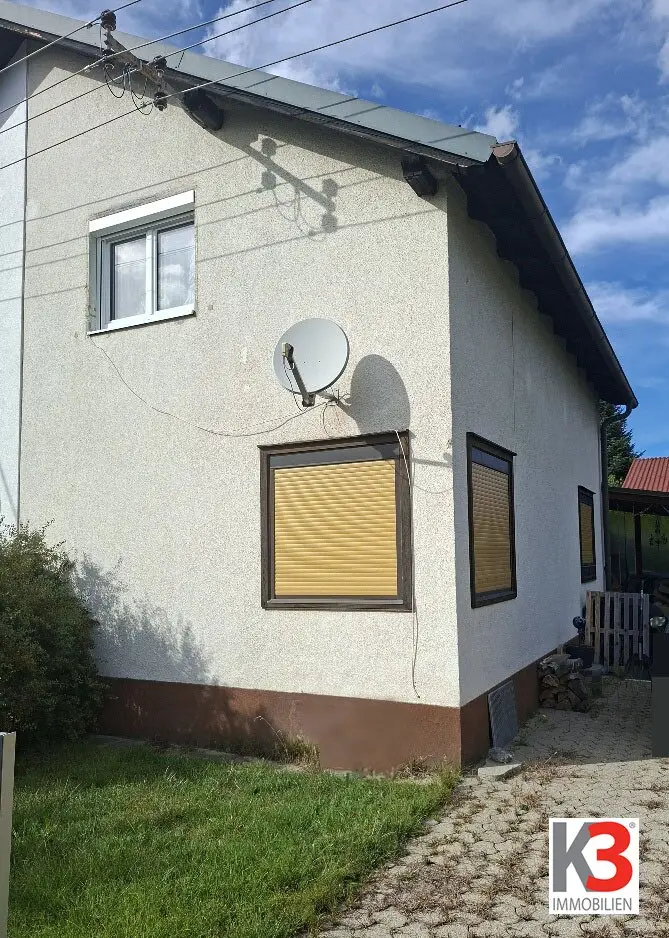 K3 - SEMI-DETACHED HOUSE in very good, quiet urban location, old building requiring renovation.