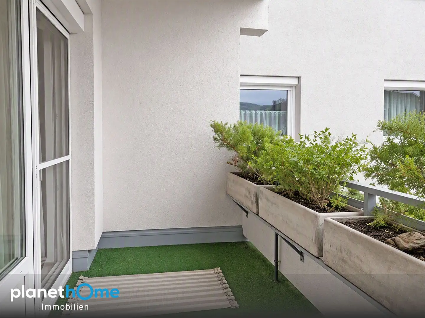 Apartment with loggia and lift in central location