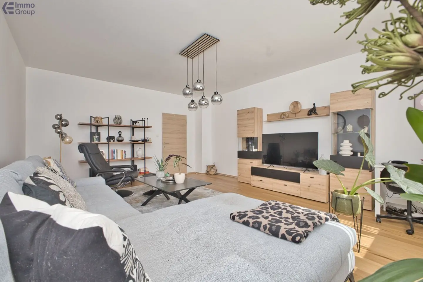 Attractive 2-room condominium in Wels for sale