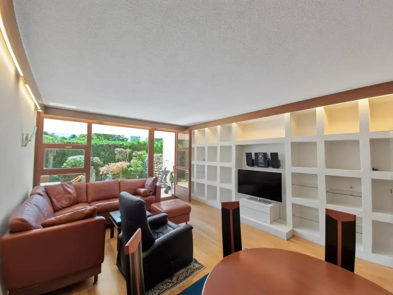 Quiet Erdgeschosswohnung with private garden