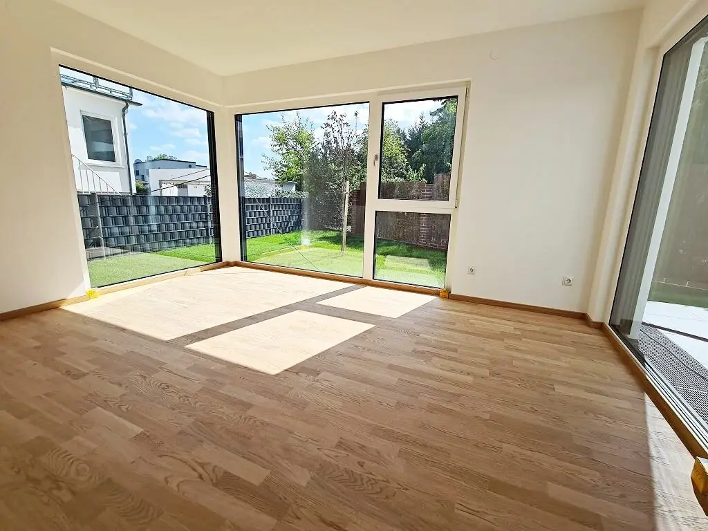 ANKOMMEN & WOHLFÜHLEN, traumhaftes Einfamilienhaus mit Terrasse und Garten, 4 Zimmer, Wohnküche, Wannenbad, Klimaanlagen, Ruhelage, Erstbezug
