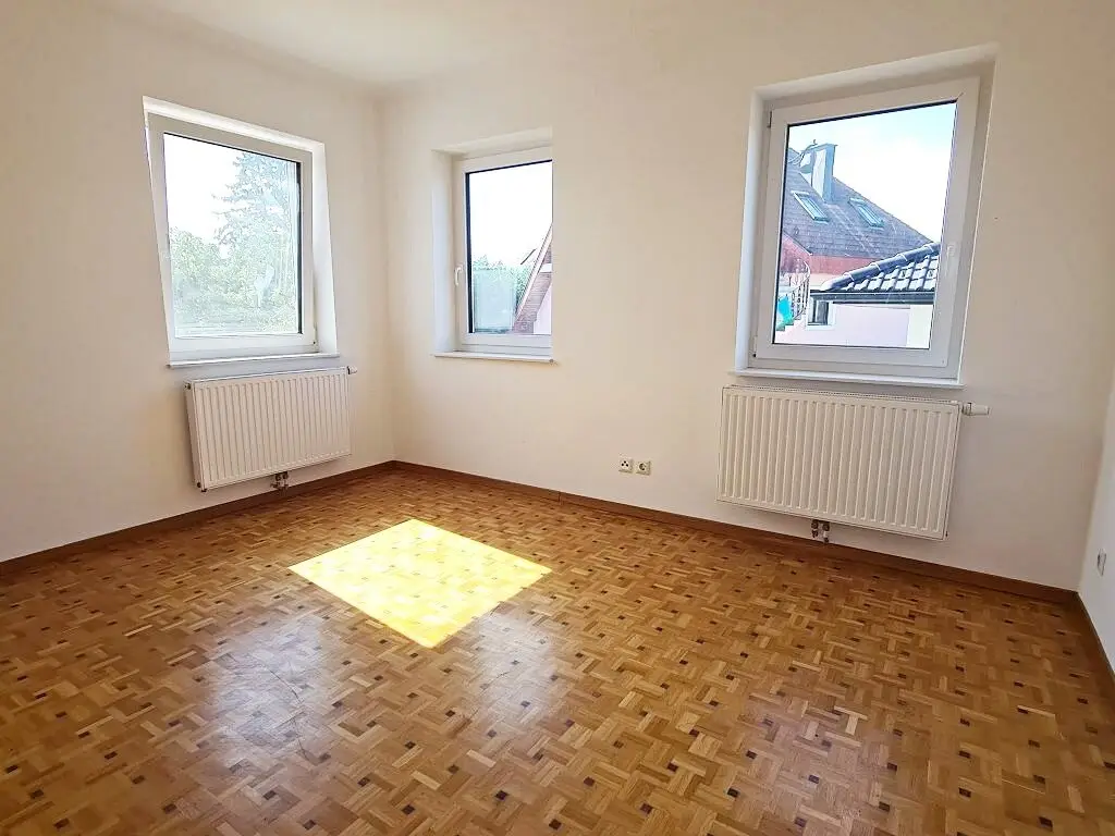 TERRACE HIT, PARZGASSE, 68 m2 new building with 19 terrace, 4 rooms, kitchen, shower bath, parquet, green view