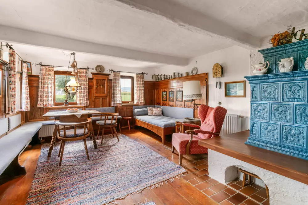 Characterful farmhouse in rural idyll near Attersee Familienwohnung