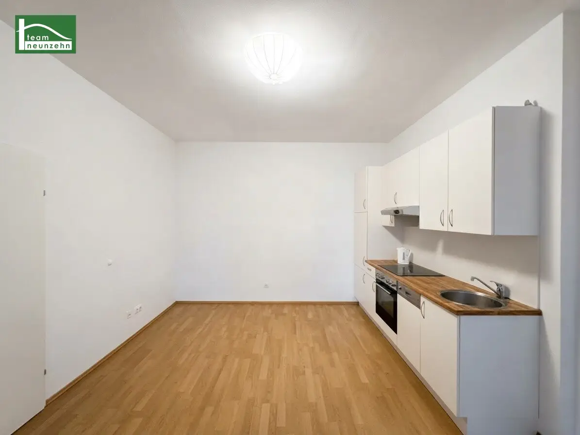 Quiet 2-room period apartment with approx. 12 m² balcony in Hernals