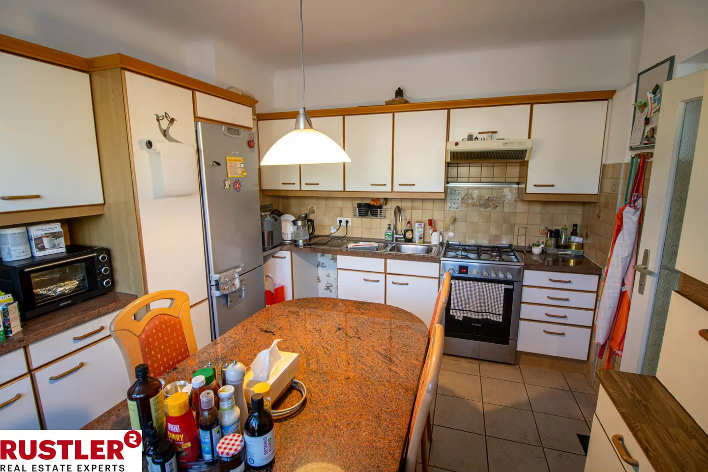 Maisonettewohnung möbliert mit Garten und Garage