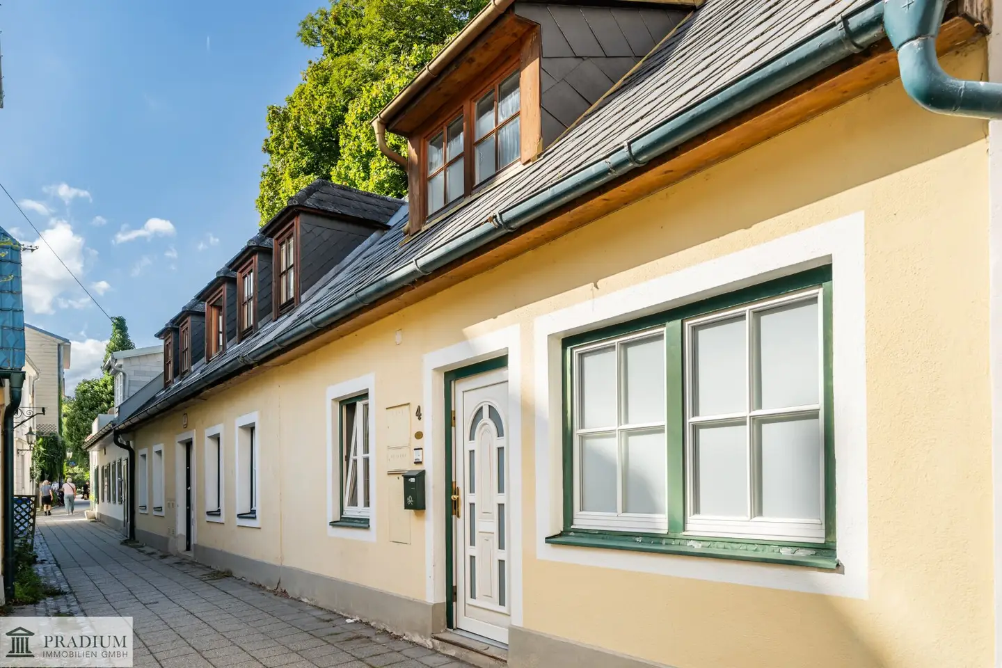 Für Altbau-Liebhaber: geschichtsträchtiges Stadthaus in Bestlage von Baden