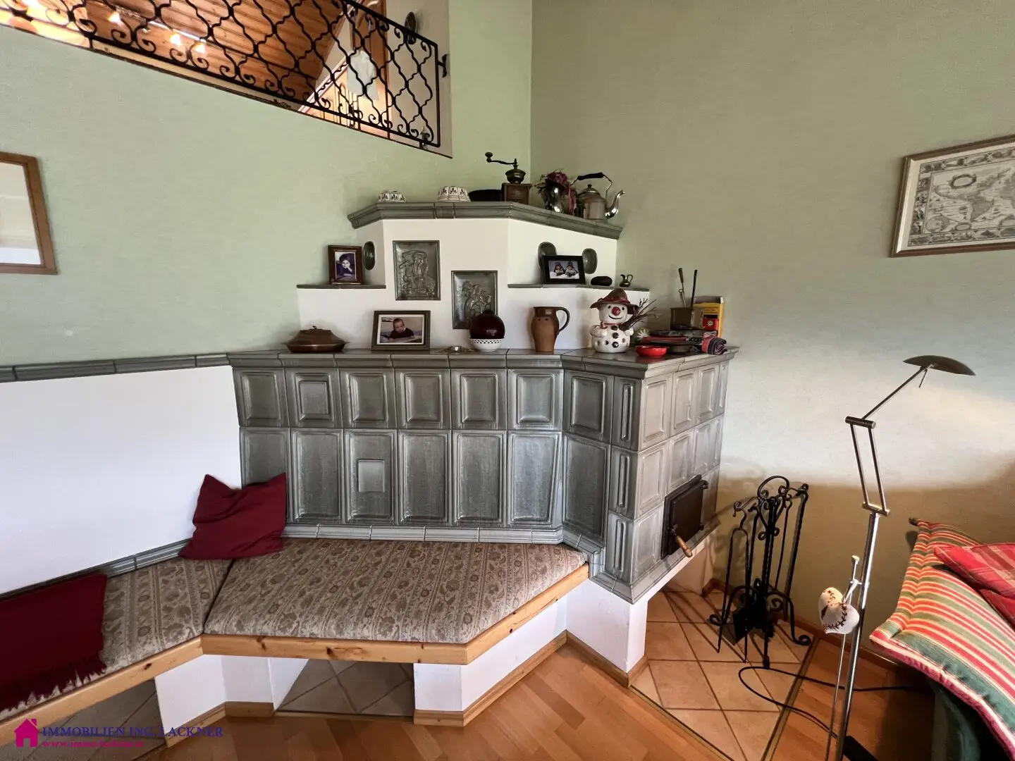 Living with Character: Architect-designed house with tiled stove, Swiss stone pine wood and small garden in Bad Mitterndorf