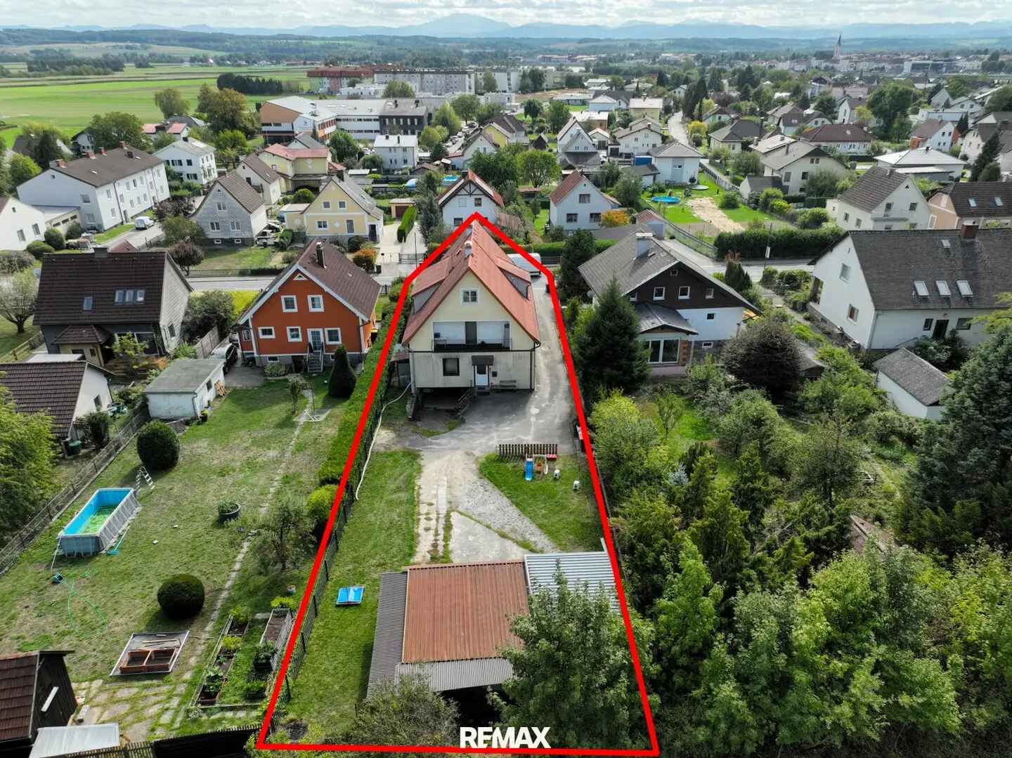 House with 4 residential units in Persenbeug, District Melk