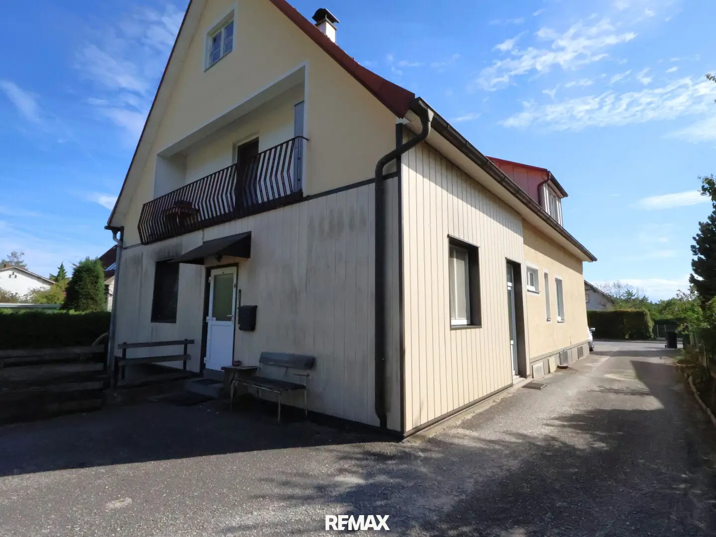House with 4 residential units in Persenbeug, District Melk