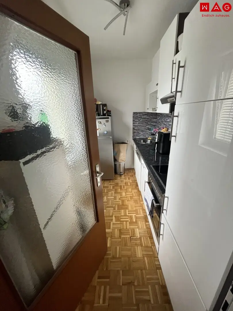2-room apartment near the center, available from 01.01.2027, takeover of kitchen and furniture possible