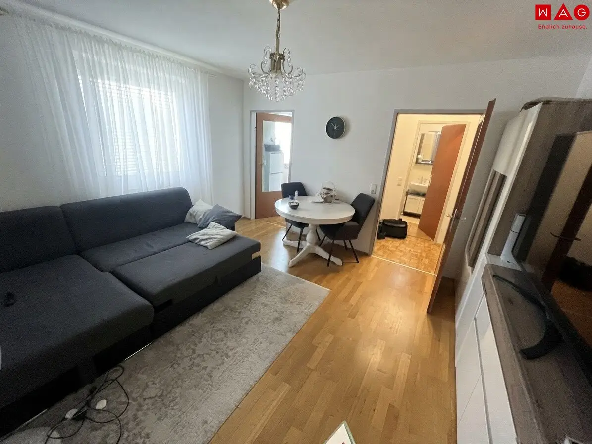 2-room apartment near the center, available from 01.01.2027, takeover of kitchen and furniture possible