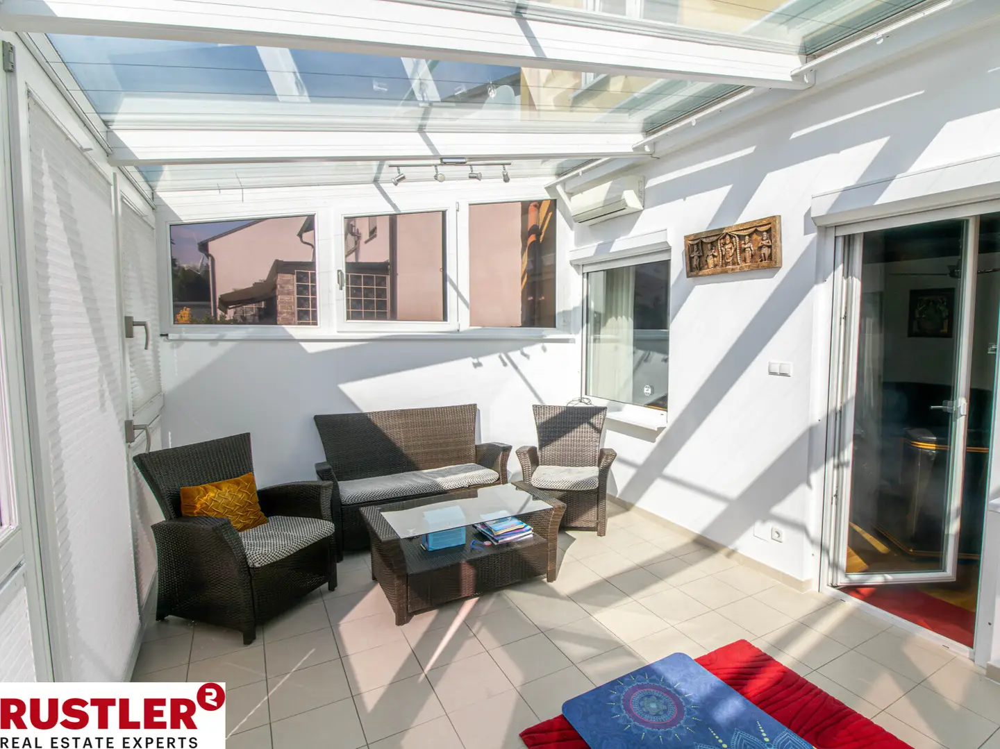 Familienwohnung mit Privatgarten und Garage