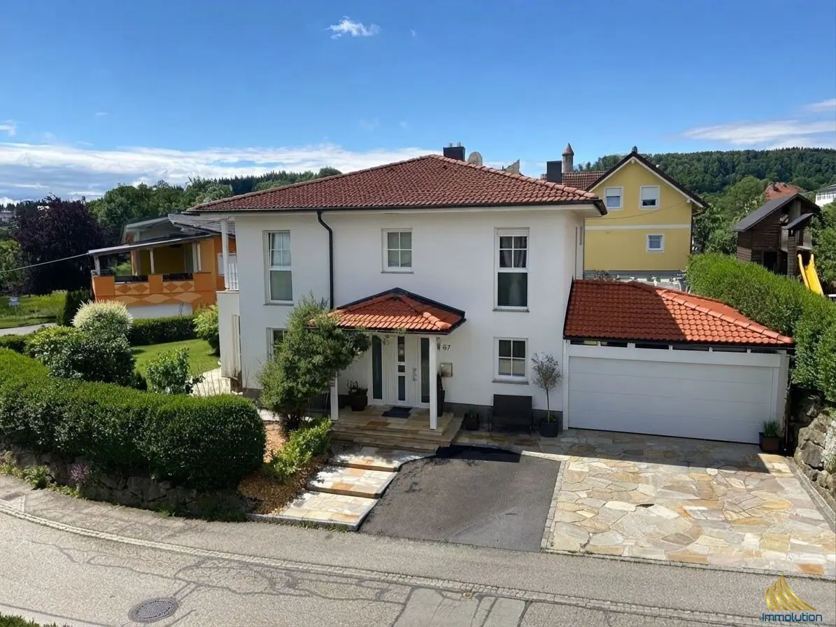 Spacious single-family house with pool near Burg Clam