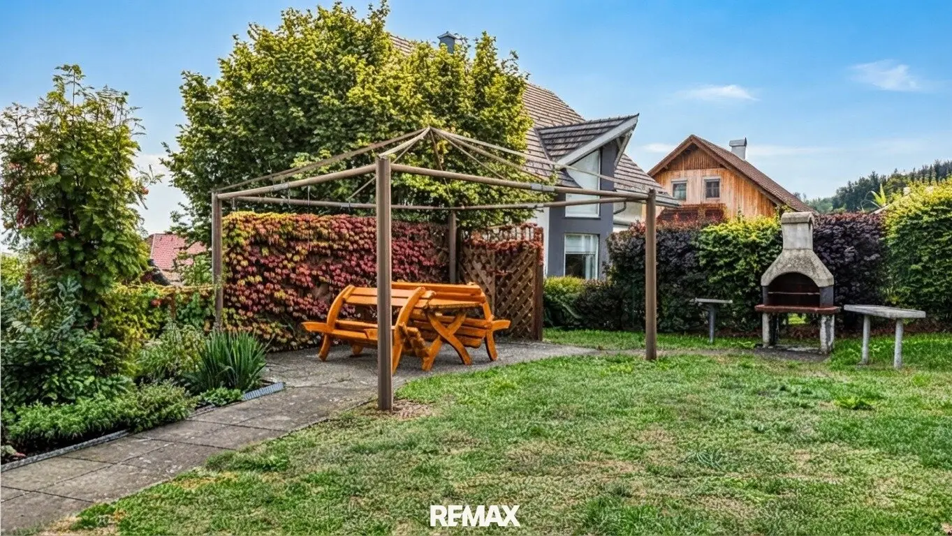 Condominium approx. 128 m² with garage in Thomasroith