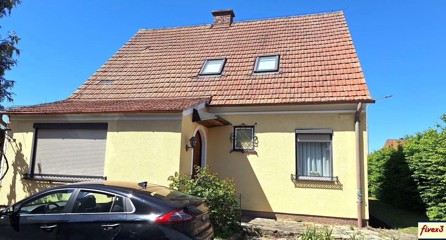 Traismauer - Gemeinlebarn:   Renovierungsbedürftiges Einfamilienhaus mit Garten, Garage und Werkstatt zu kaufen