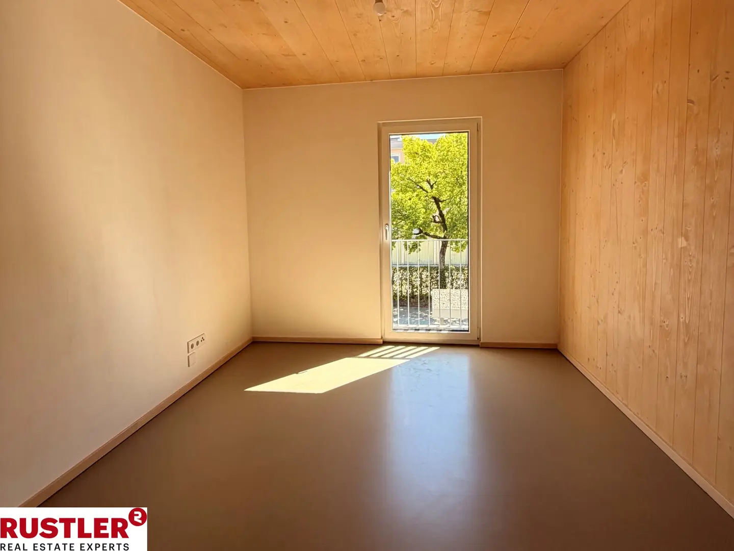 Lichtdurchflutete Wohnung mit großer Terrasse und Grünblick