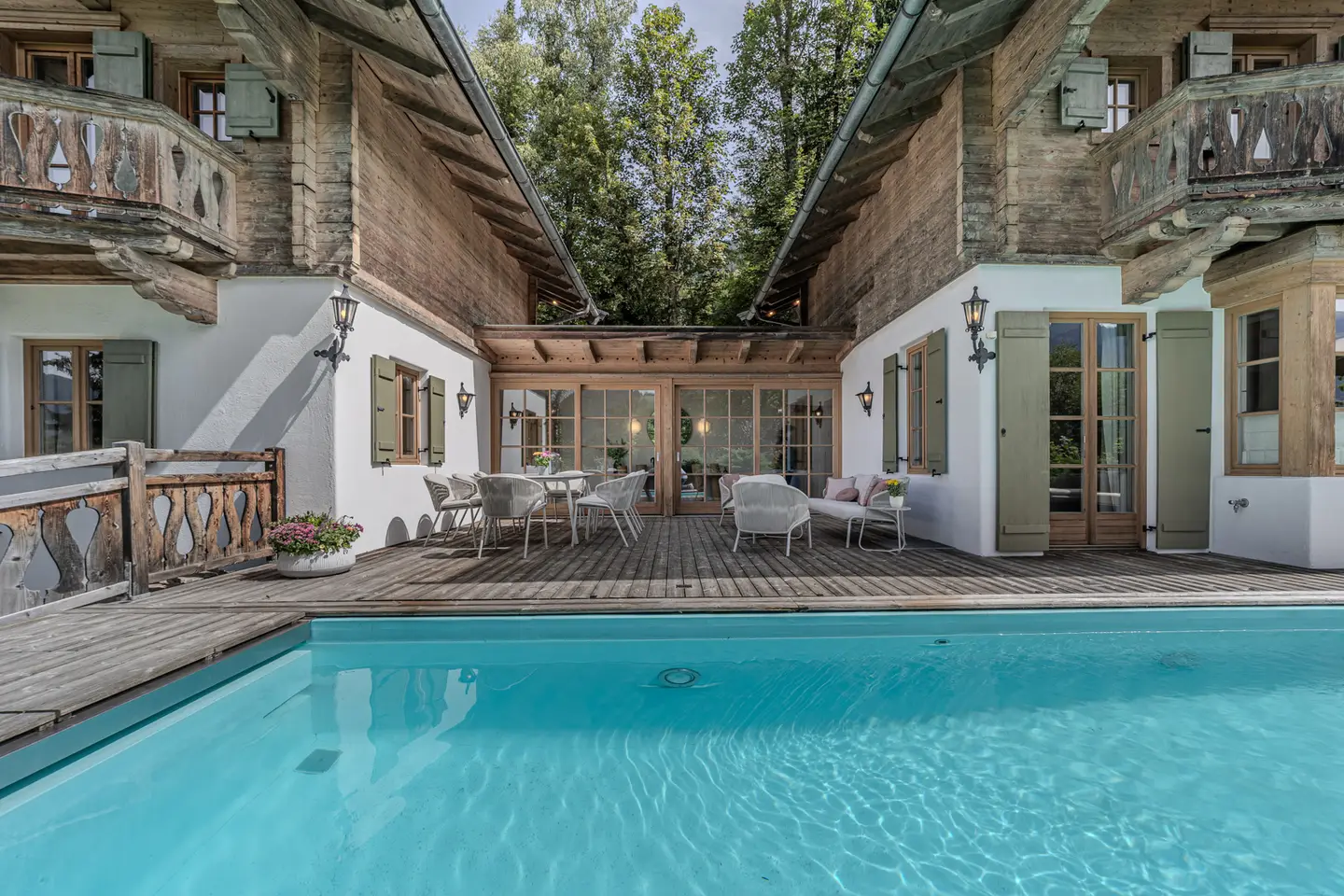 Sonnige Ferienwohnung mit beheiztem Pool