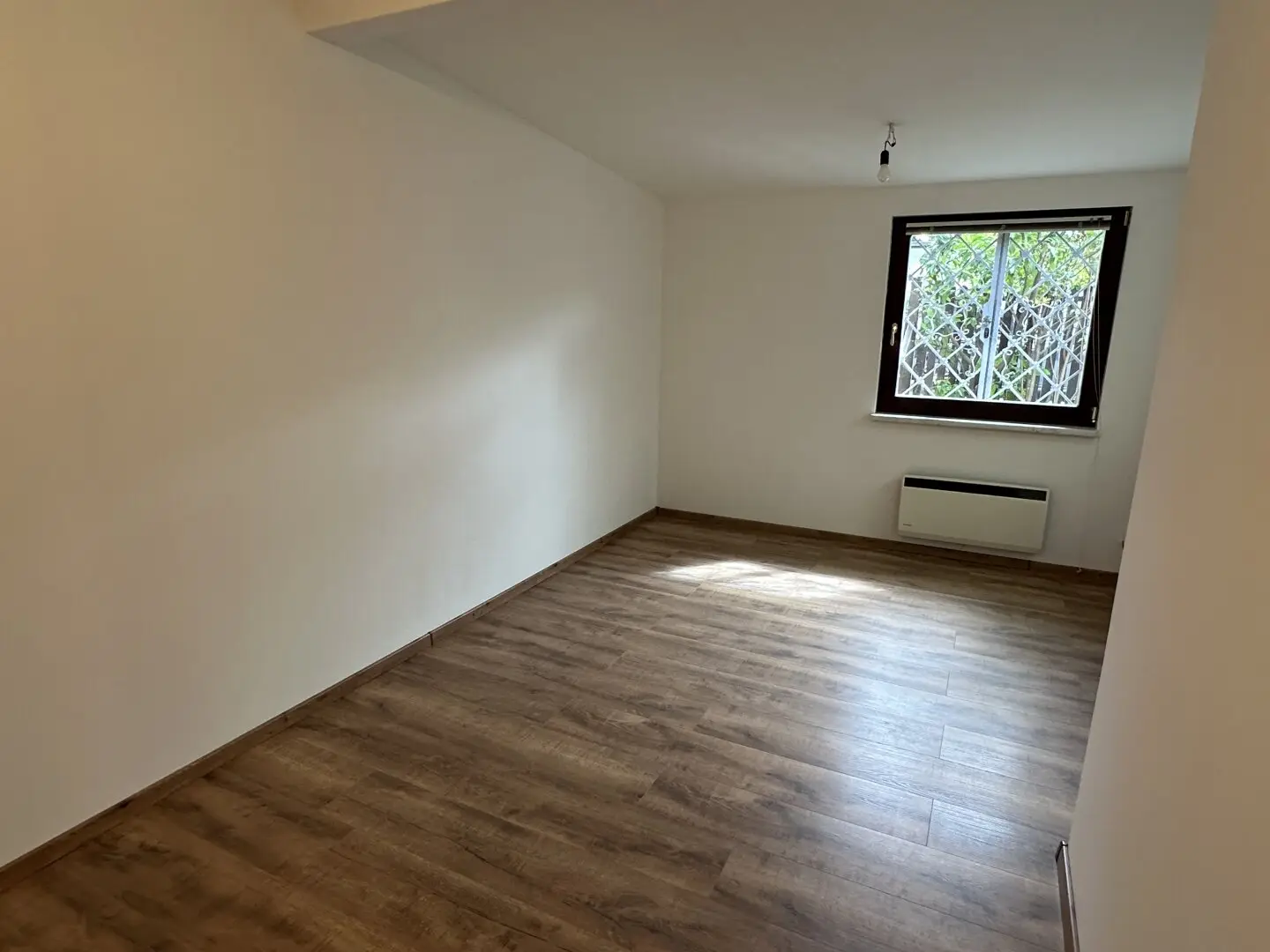 WATERFRONT PARCEL - Holiday House on Ladislaus Lake – Living directly on the water