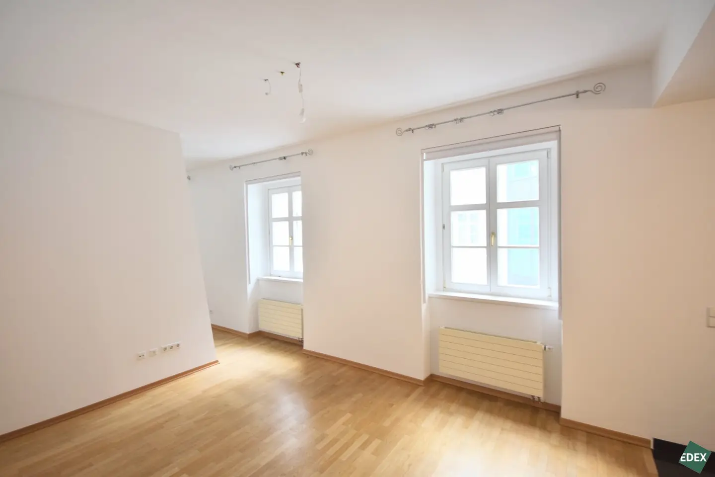 Directly at Stephansplatz: Beautiful 1.5-room period apartment in a quiet location