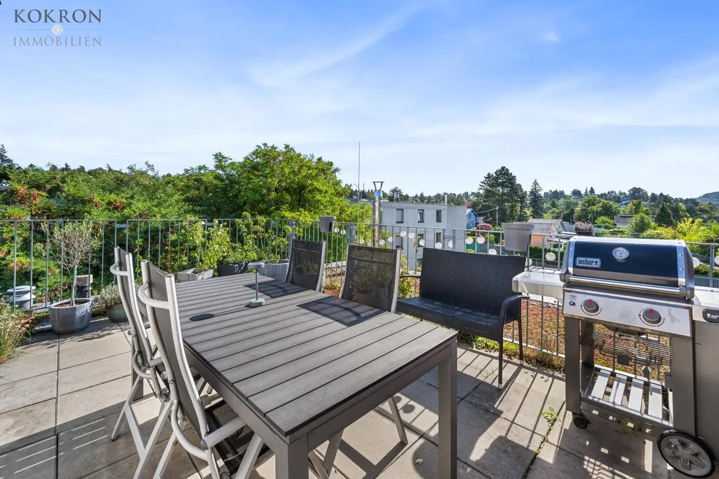 Modern end-terraced house - Your new home awaits!