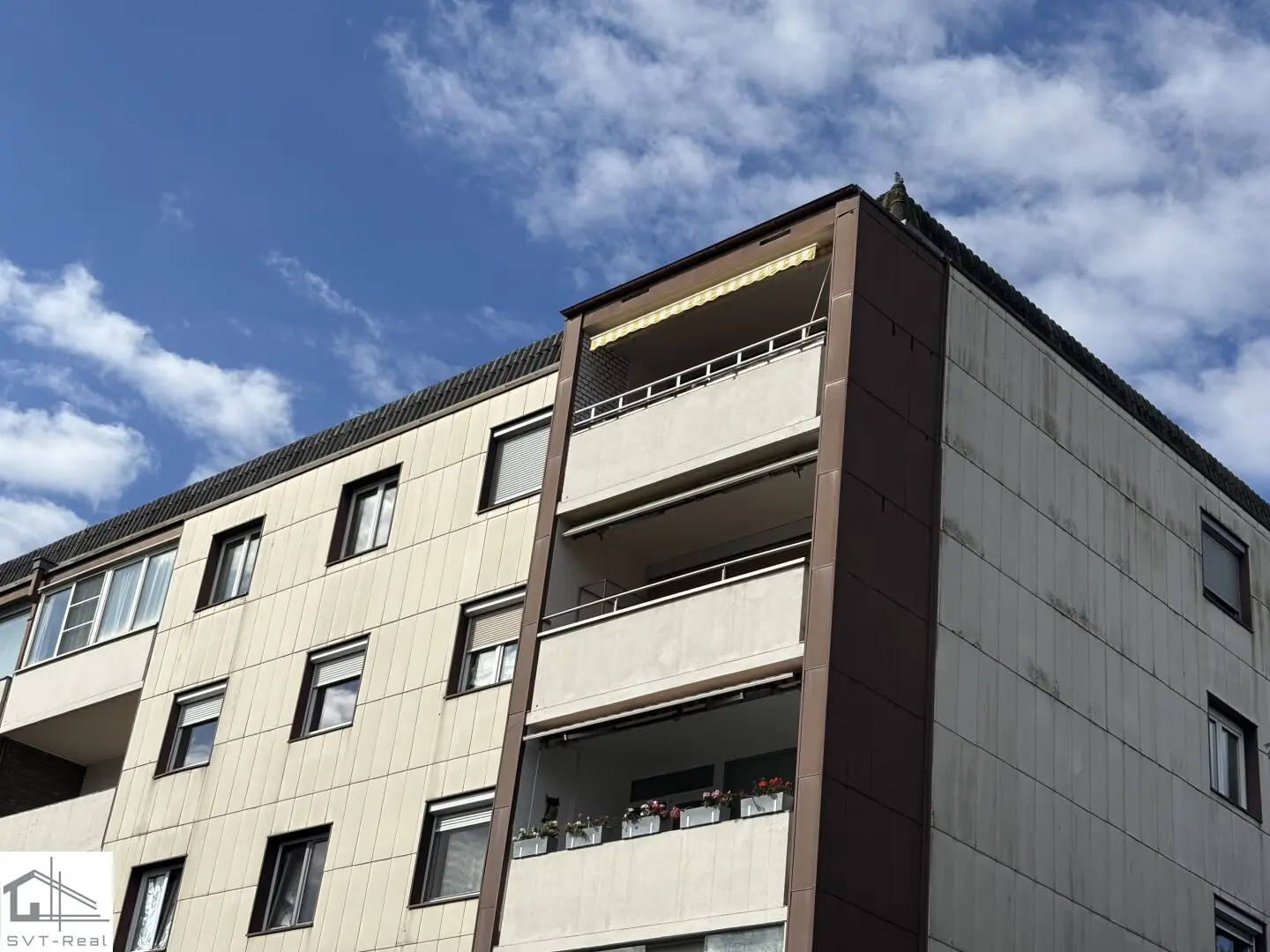 Helle 4-Zimmer-Wohnung in Wels mit Loggia und Garage