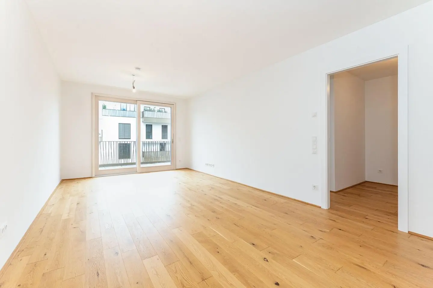With wine cellar! Beautiful 2-room balcony apartment in Döbling for rent