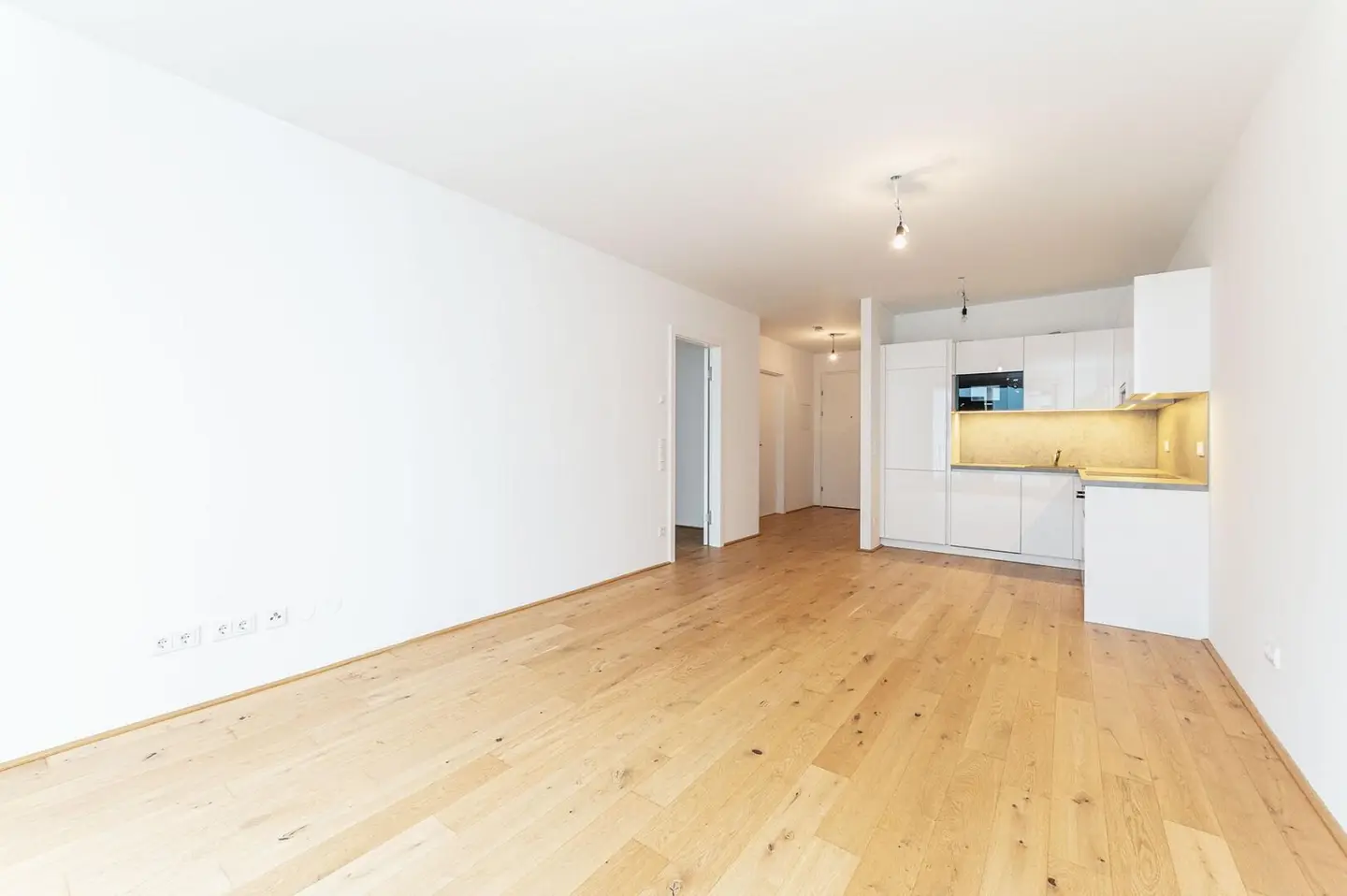 With wine cellar! Beautiful 2-room balcony apartment in Döbling for rent