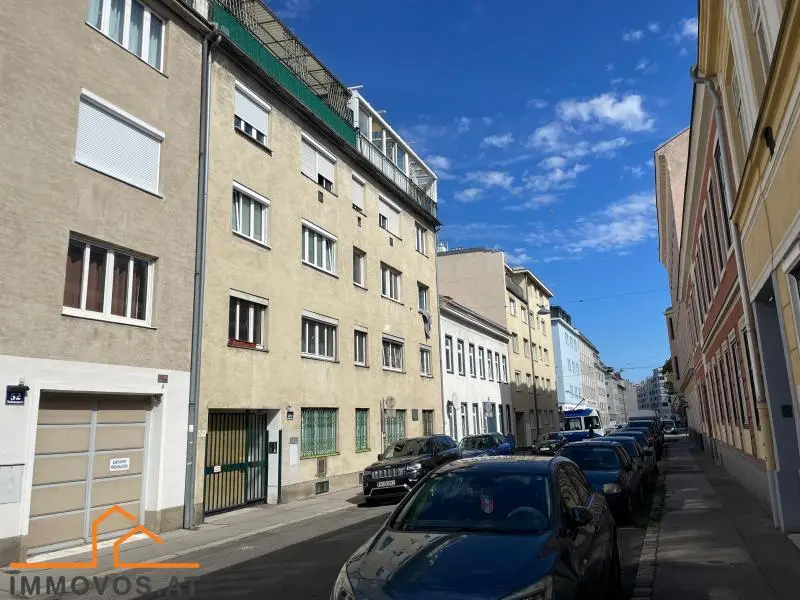Bright apartment near Wilhelmsdorfer Park in courtyard setting