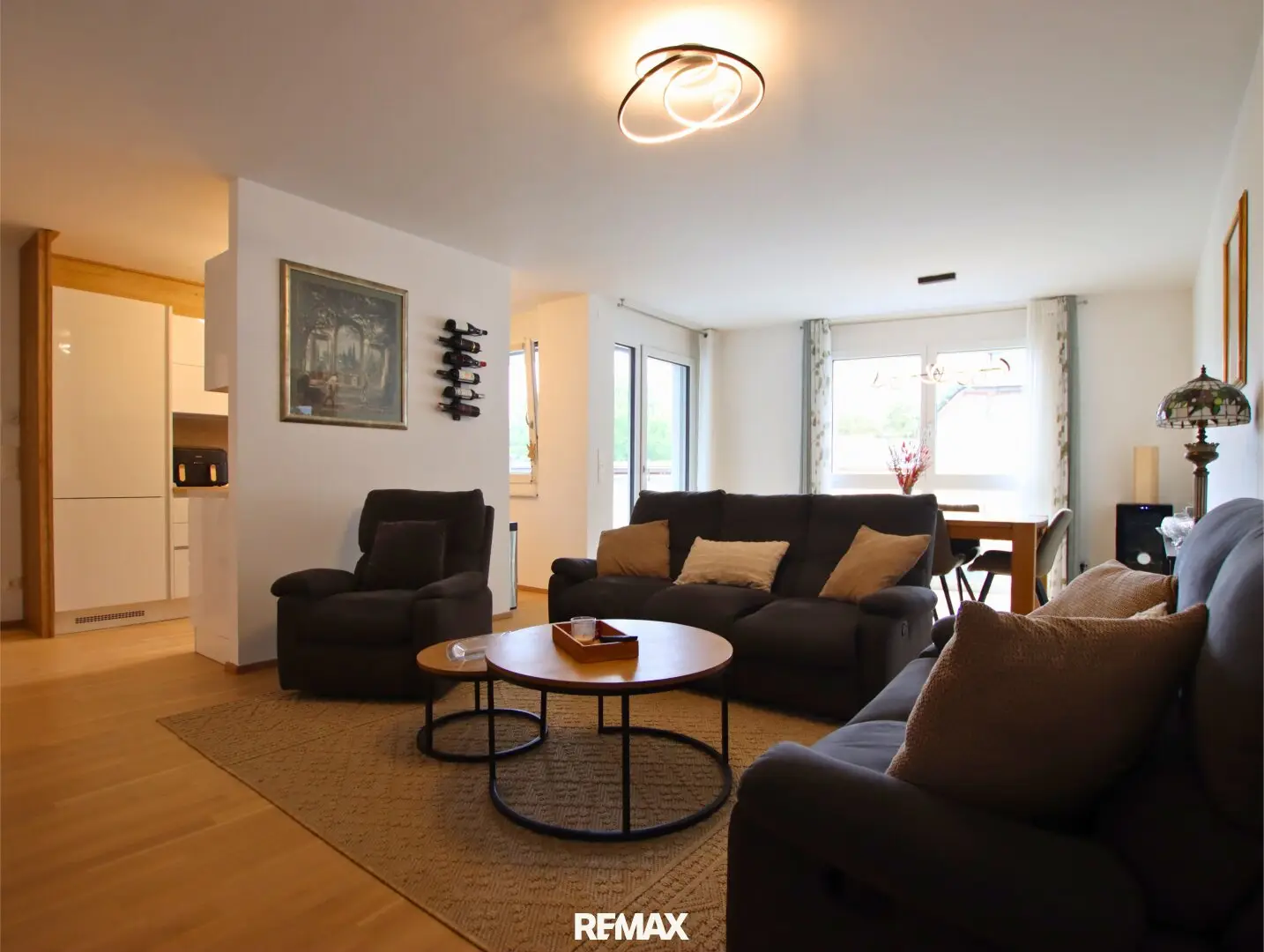 Move in and Feel at Home: Fully furnished 4-room apartment with underground parking space in Bad Vöslau