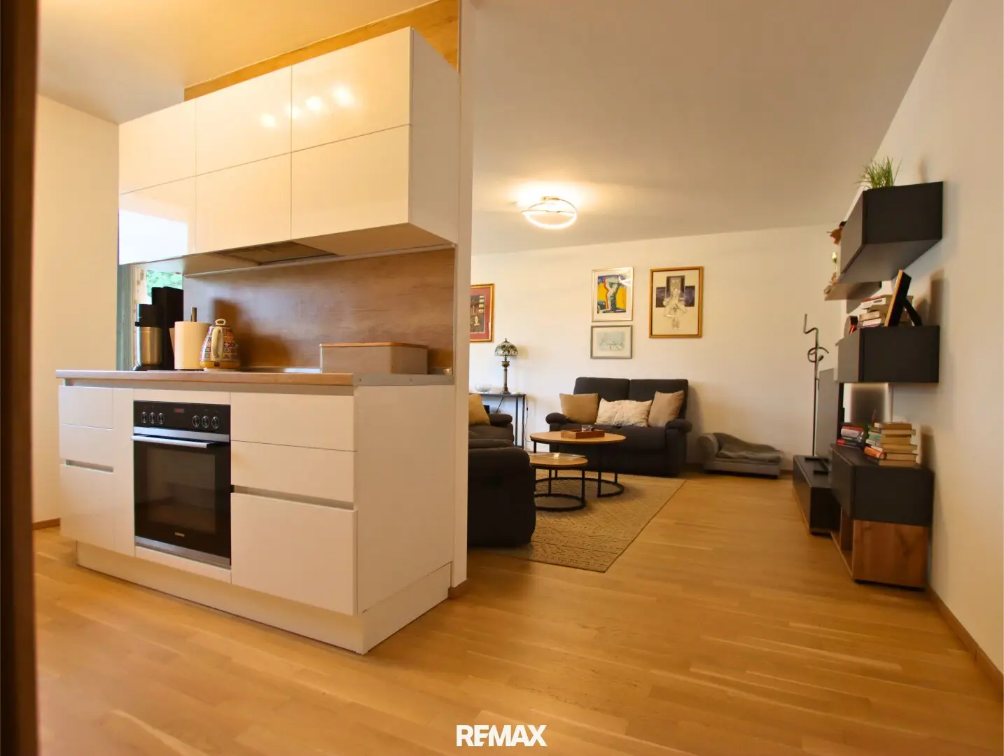 Move in and Feel at Home: Fully furnished 4-room apartment with underground parking space in Bad Vöslau