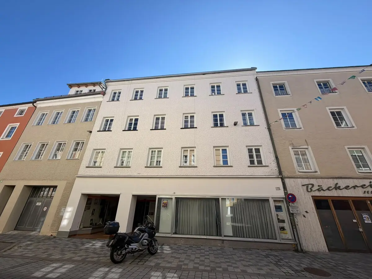 Sanierte Wohnung mit Balkon in zentraler Lage