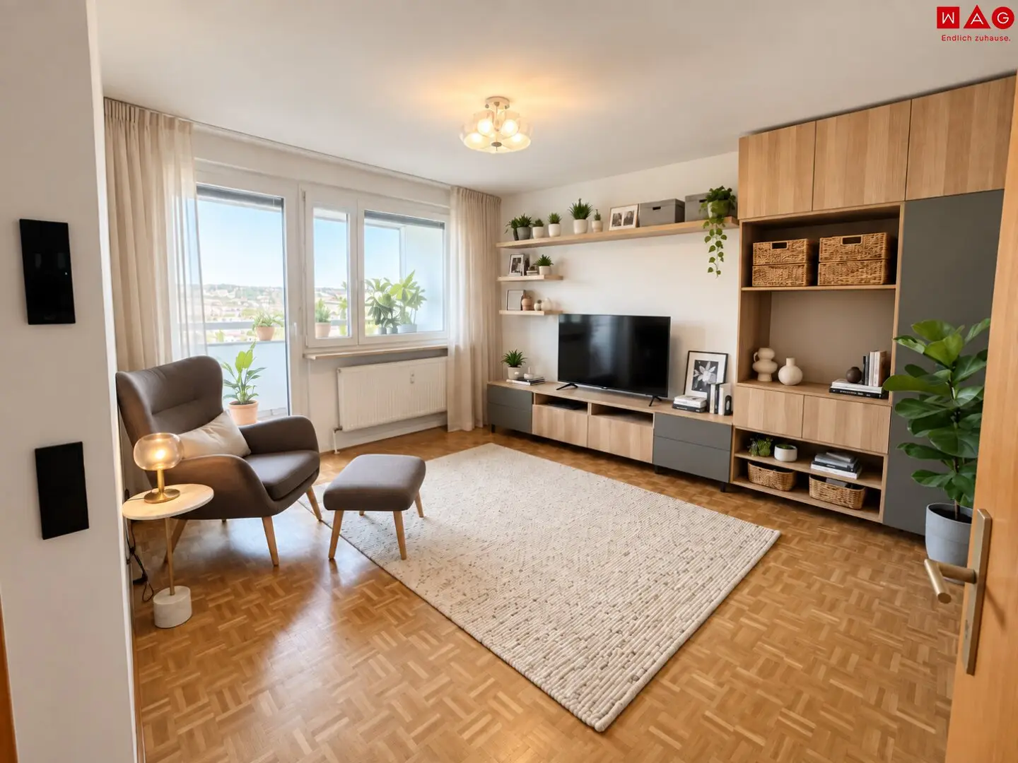 Stadtliebhaber aufgepasst! Einladende 3-Raum Wohnung mit dem Vorteil einer großen und sonnigen Loggia mit herrliche Aussicht! Erstklassige Infrastruktur!