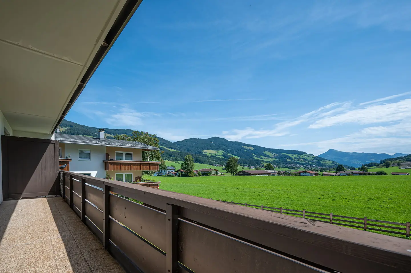 Apartment in a quiet location with balcony and green view