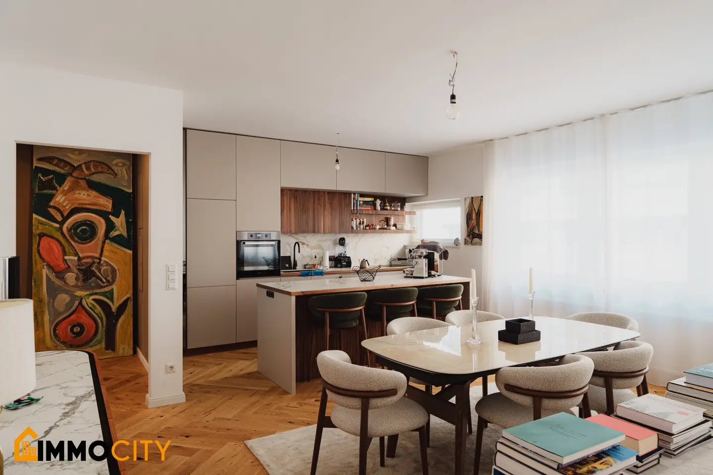 Exclusive 4-room apartment with spacious living kitchen near the Naschmarkt – Faulmanngasse 3, 1040 Vienna