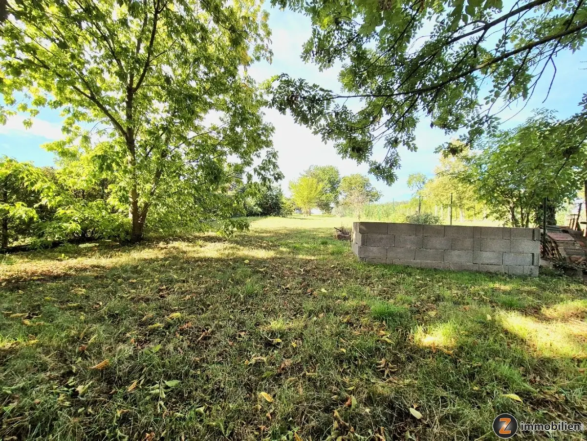 Großzügiger, ruhig gelegener Streckhof mit idyllischem Garten
