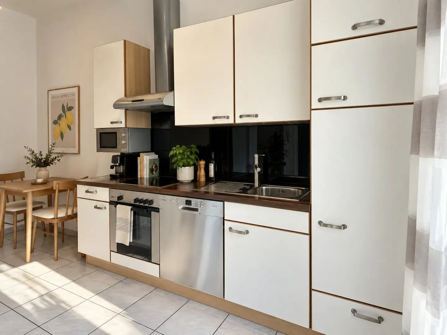 RUHIG WOHNEN &amp; URBAN LEBEN | ca. 34m² WFL | 1-Zimmer | Einbauküche | 2. Liftstock | Top Öffi-Anbindung