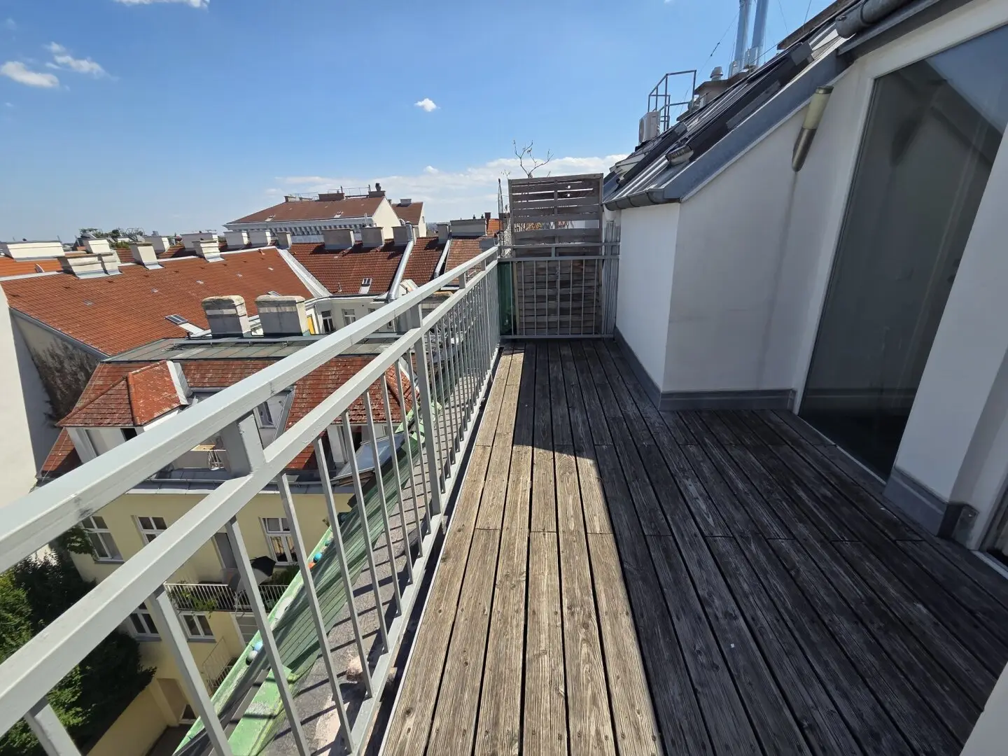 U3 SCHWEGLERSTRASSE - QUIET SUNNY TERRACE APARTMENT - 3 rooms - suitable for 2-person flatshare