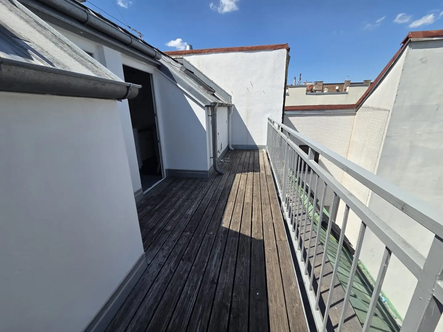 U3 SCHWEGLERSTRASSE - QUIET SUNNY TERRACE APARTMENT - 3 rooms - suitable for 2-person flatshare
