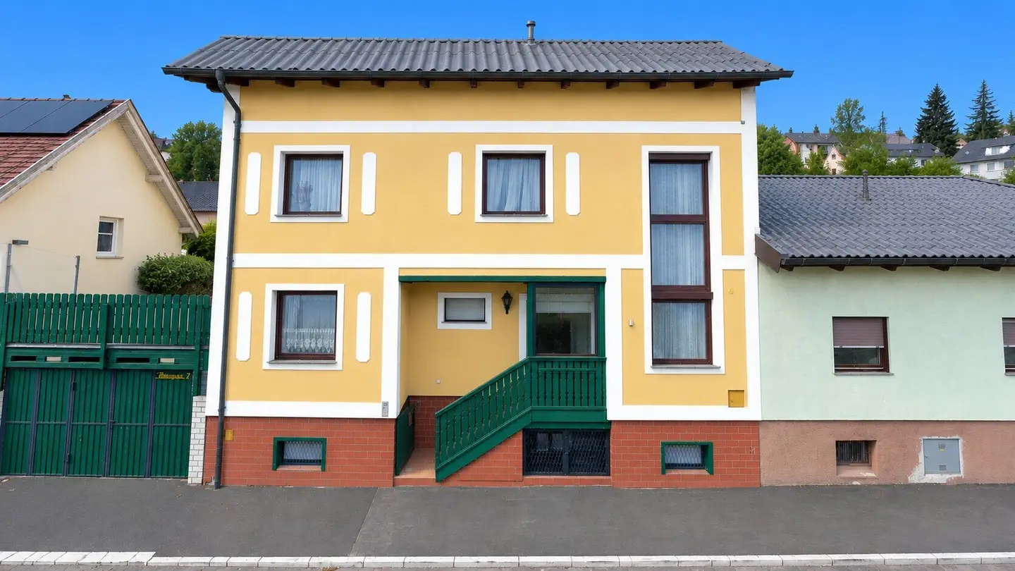 Spacious ecological single-family house in Wiener Neustadt with pool, balcony and plenty of expansion potential