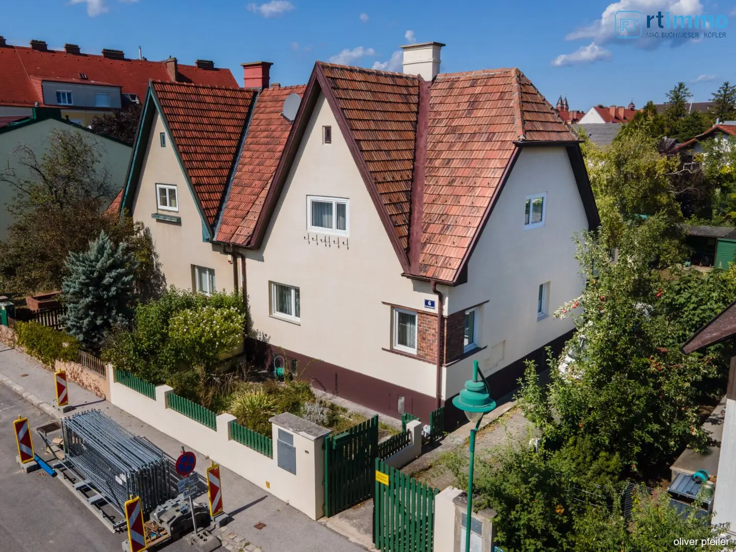 Quiet location meets ample space House with character and much potential near the VBS MÖDLING