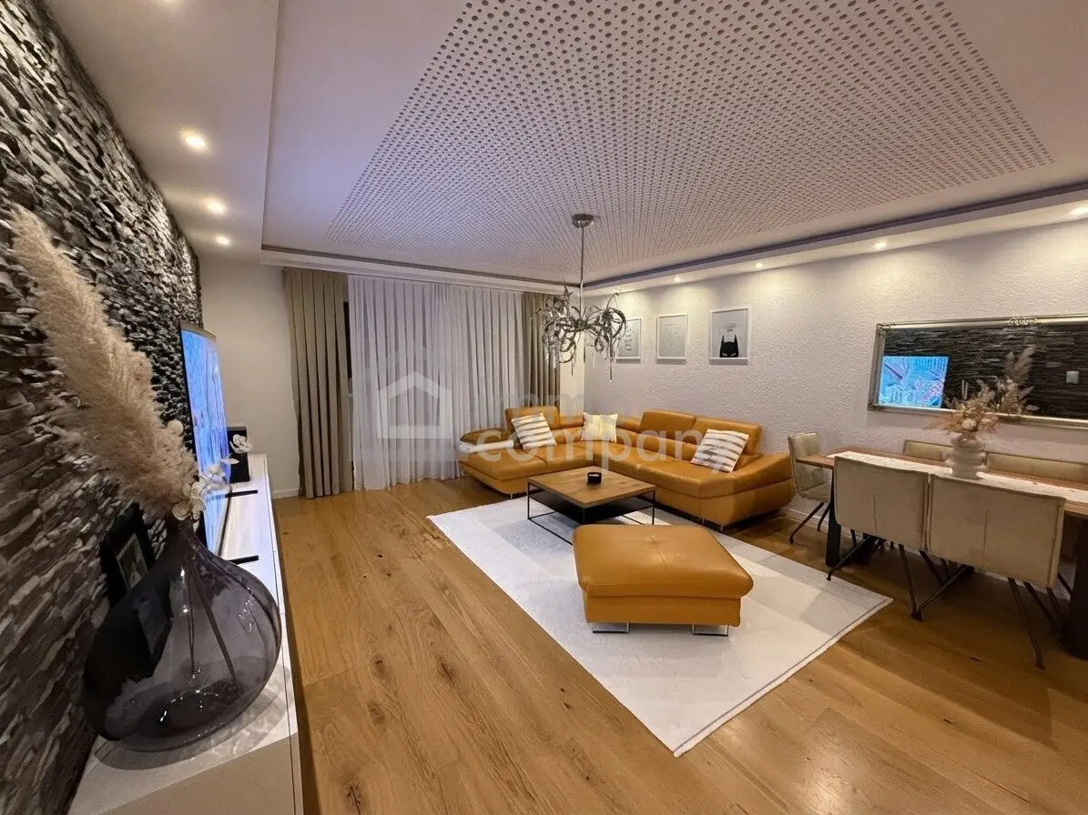 Design meets Elegance: 4-room Apartment