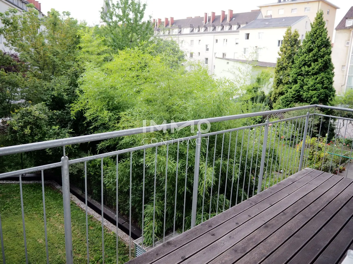 UNLIMITED - sunny 3-room apartment with courtyard-facing balcony in Raimundstraße 24 / Top C4 for rent