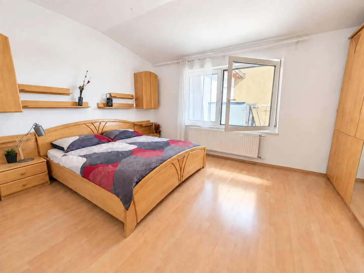 MAISONETTE-LIEBE | Wohnen auf 2 Ebenen | 3 Zimmer | Balkon | Garage