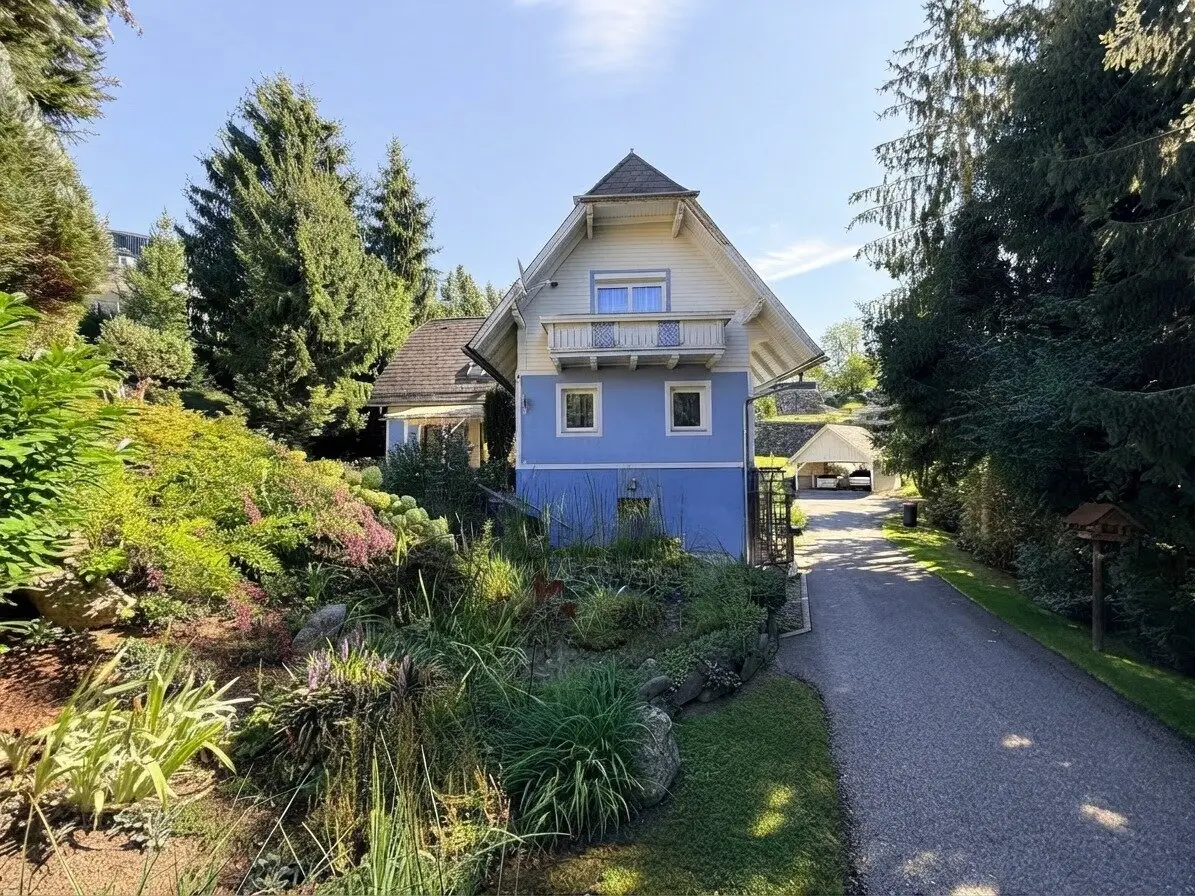 Großzügiges Ein- oder Mehrfamilienhaus auf über 2.400 m² Bauland in Laßnitzhöhe