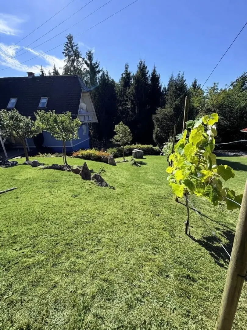 Großzügiges Ein- oder Mehrfamilienhaus auf über 2.400 m² Bauland in Laßnitzhöhe