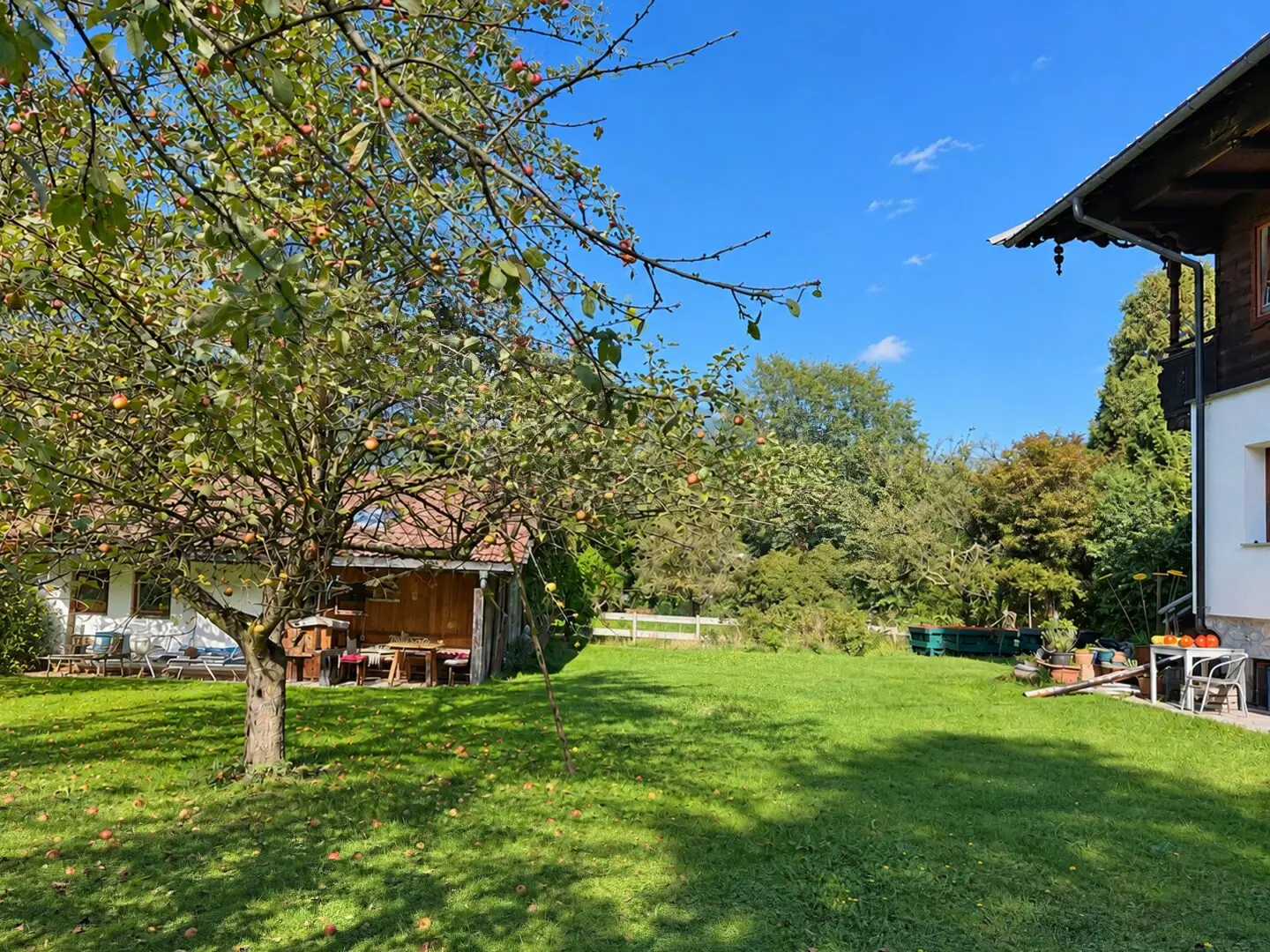 Opportunity in Brixlegg - Mehrn: Large building plot with well maintained old residential house