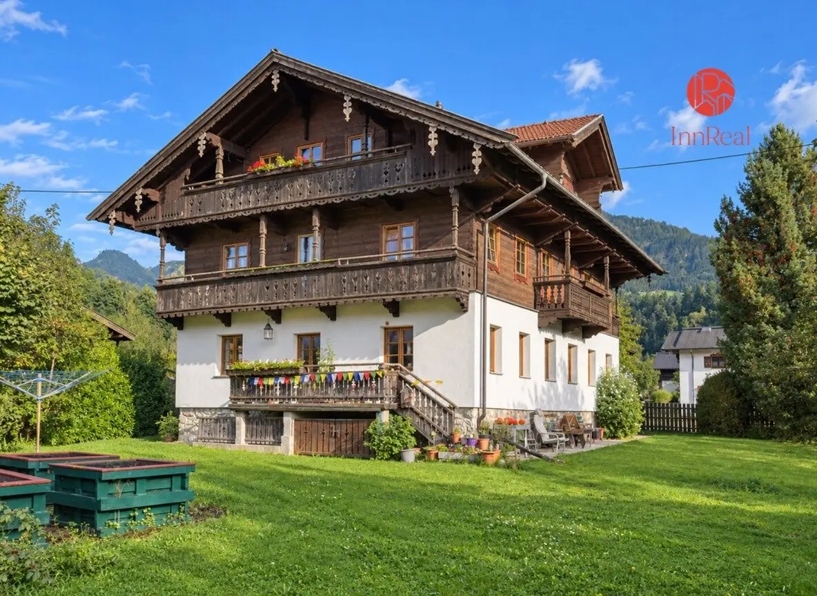 Opportunity in Brixlegg - Mehrn: Large building plot with well maintained old residential house